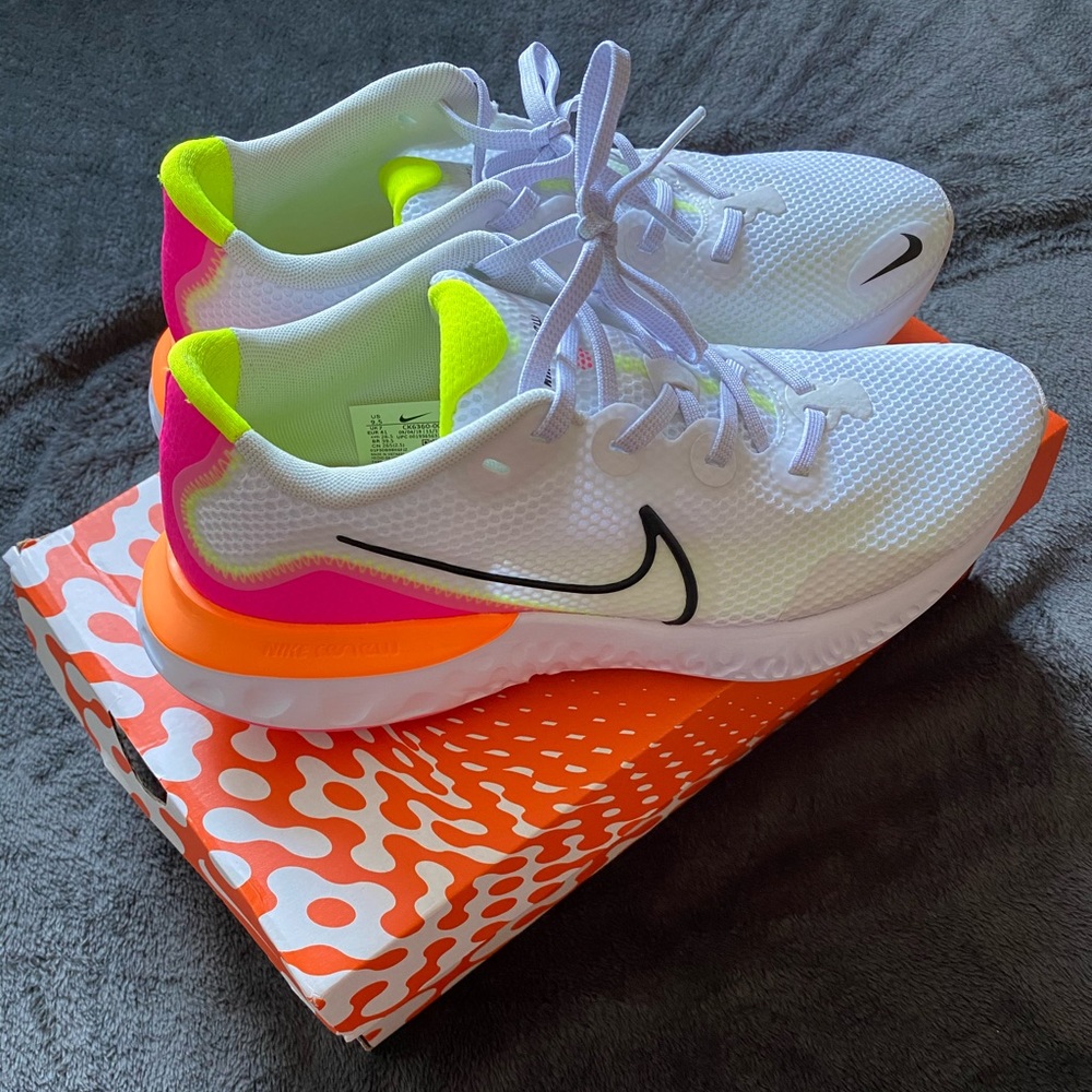 Nike Women’s Renew Run White Pink Running Shoes